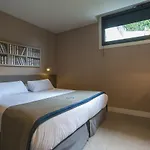 Feelfree Basoa Lägenhetshotell 4*