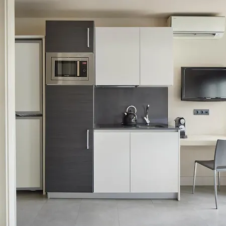 Feelfree Basoa Aparthotel 4*