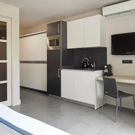 Feelfree Basoa Aparthotel 4*