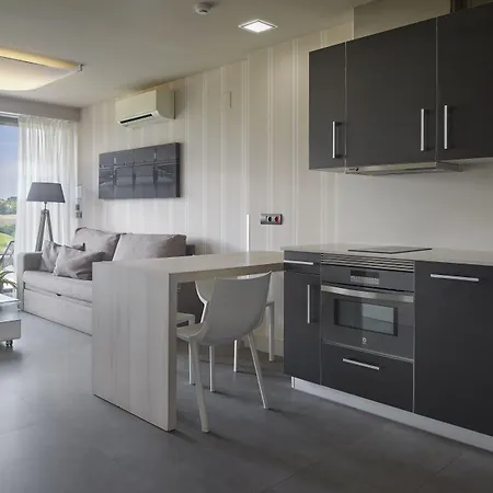 Apartmanhotel Feelfree Basoa 4*